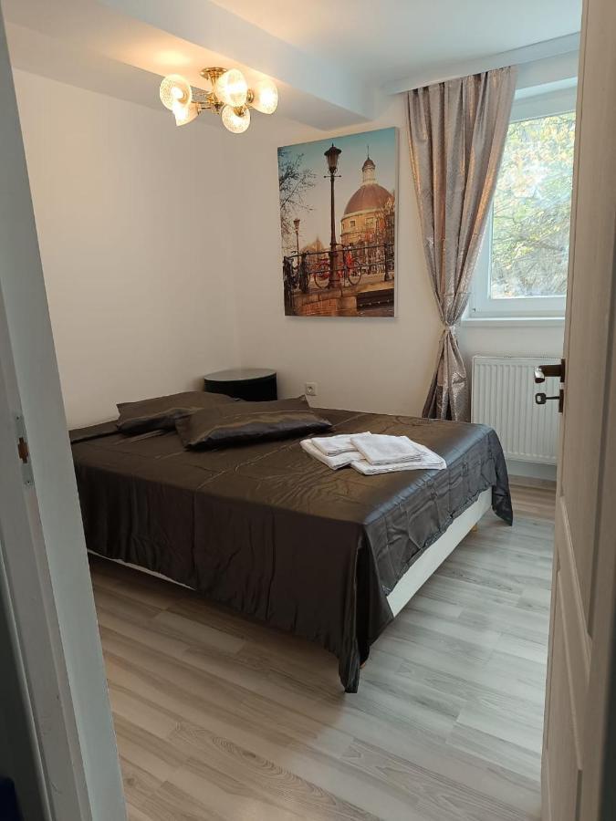Viv Rosetti Hotel Яш Екстериор снимка