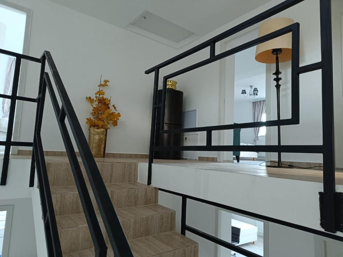 Viv Rosetti Hotel Яш Екстериор снимка