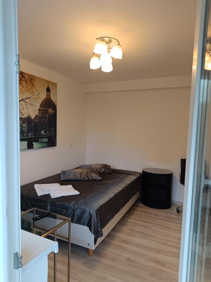 Viv Rosetti Hotel Яш Екстериор снимка