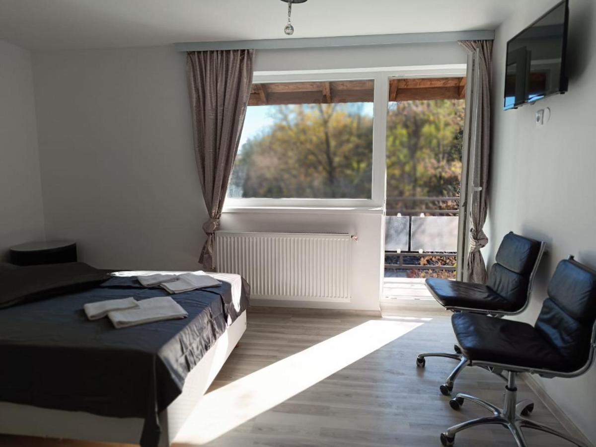 Viv Rosetti Hotel Яш Екстериор снимка