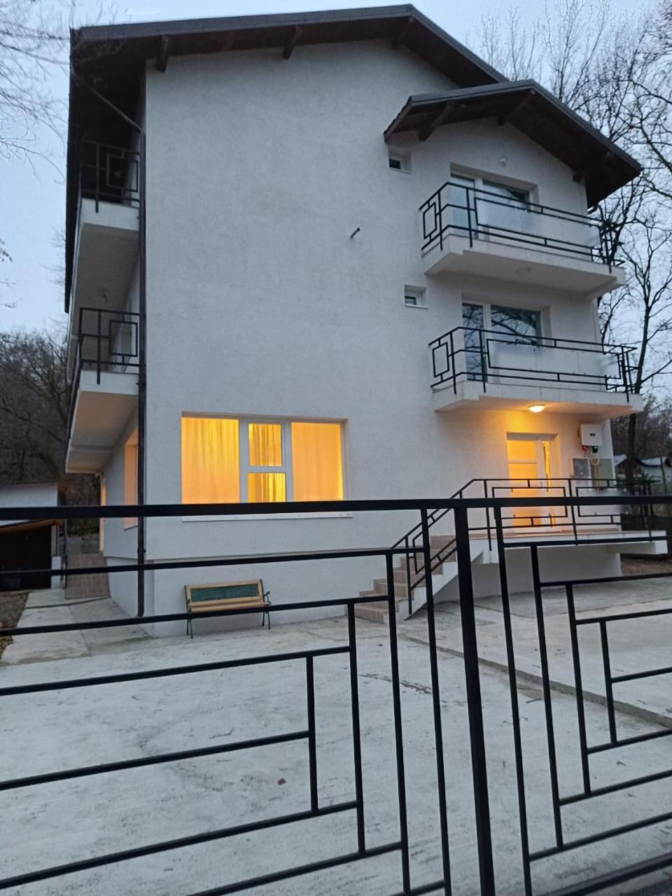 Viv Rosetti Hotel Яш Екстериор снимка